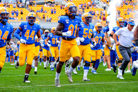 NCAA Football: Delaware Blue Hens at Pitt Panthers