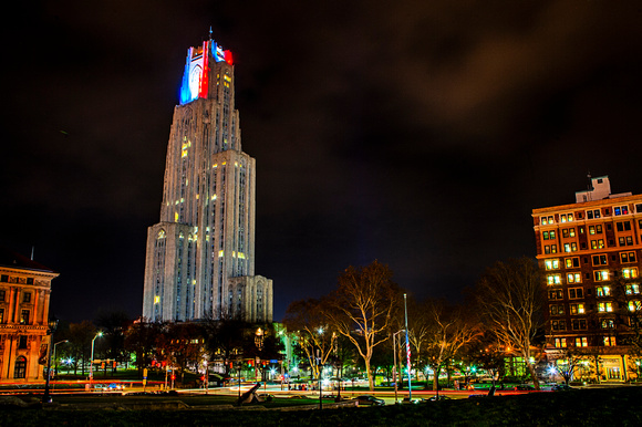The Cathedral of Learning on the University of Pittsburgh campus lit in bleu, blanc et rouge in support of France. From Soldiers & Sailors Memorial. ‪