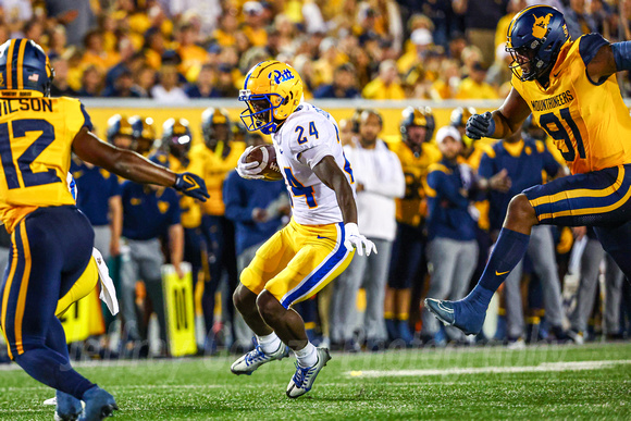 NCAA Football: Pitt Panthers at West Virginia Mountaineers