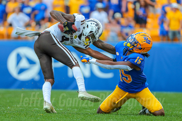 NCAA Football: Western Michigan Broncos at Pitt Panthers