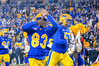 NCAA Football: Syracuse Orange at Pitt Panthers